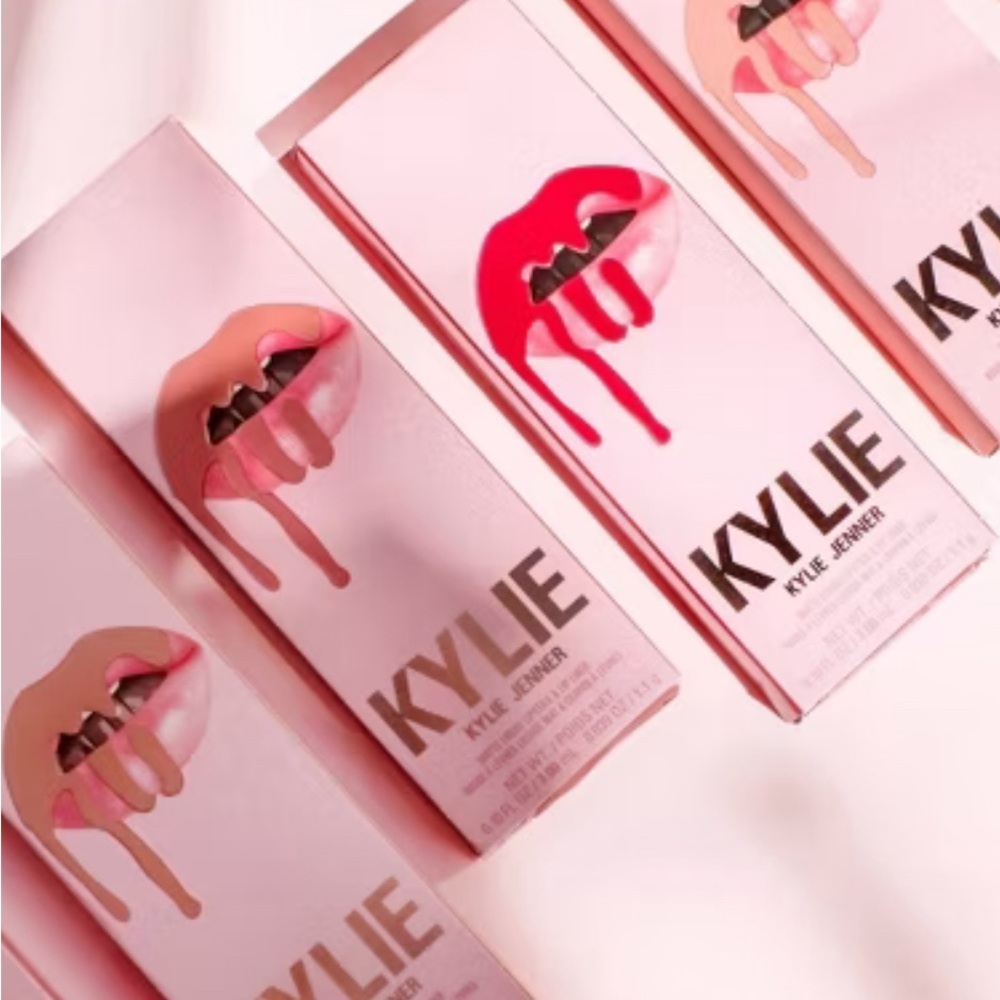 Kylie Cosmetics Lip Gloss and Liner Duo - Blush Pink